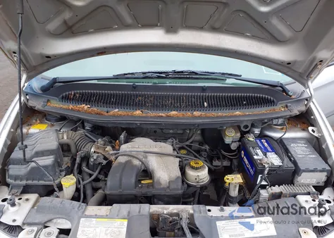 2002 Chrysler Voyager z USA, uszkodzony, nr VIN 1C4GJ25B72B521547